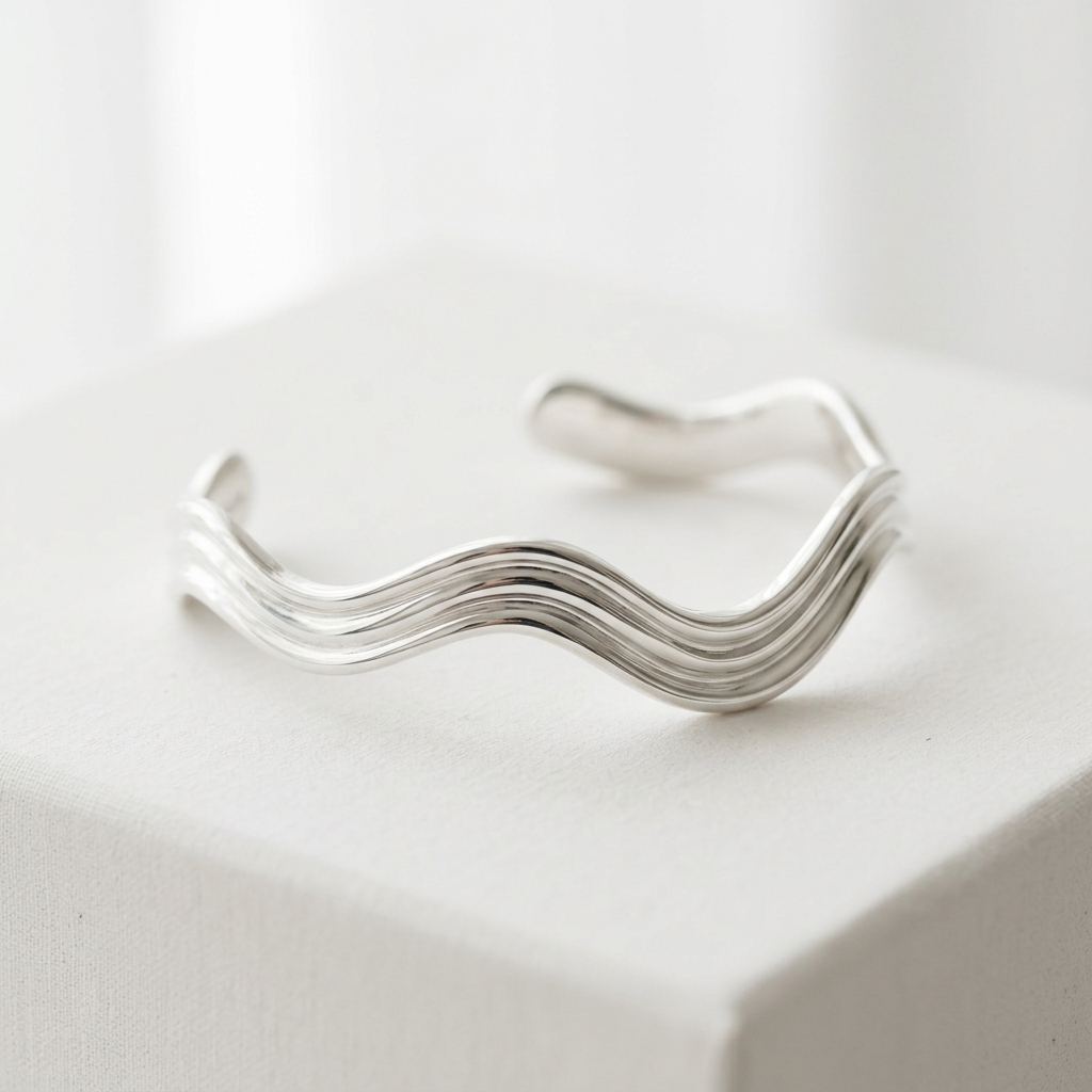 Wavy silver bracelet